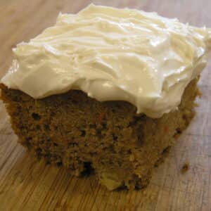 carrot cake piece organic spelt